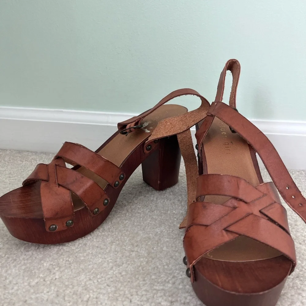 Madden Girl Brown Platform Sandals - Picture 1 of 4